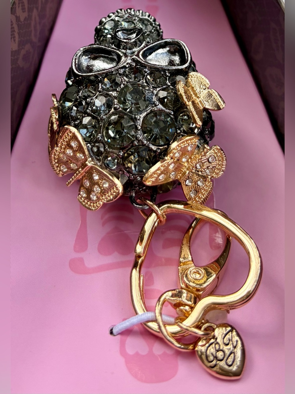 HTF NWT BETSEY JOHNSON Black Crystal Skull Keychain and/or Bag Charm☠️🖤 RARE - Picture 4 of 6